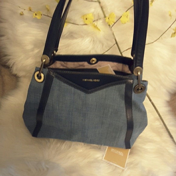 michael kors raven pocket shoulder tote